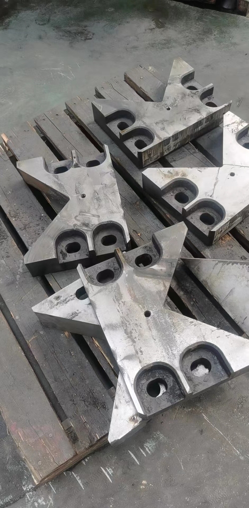 Latest company case about 160x160mm steel billet cutting at 1200° -1400° high temperature